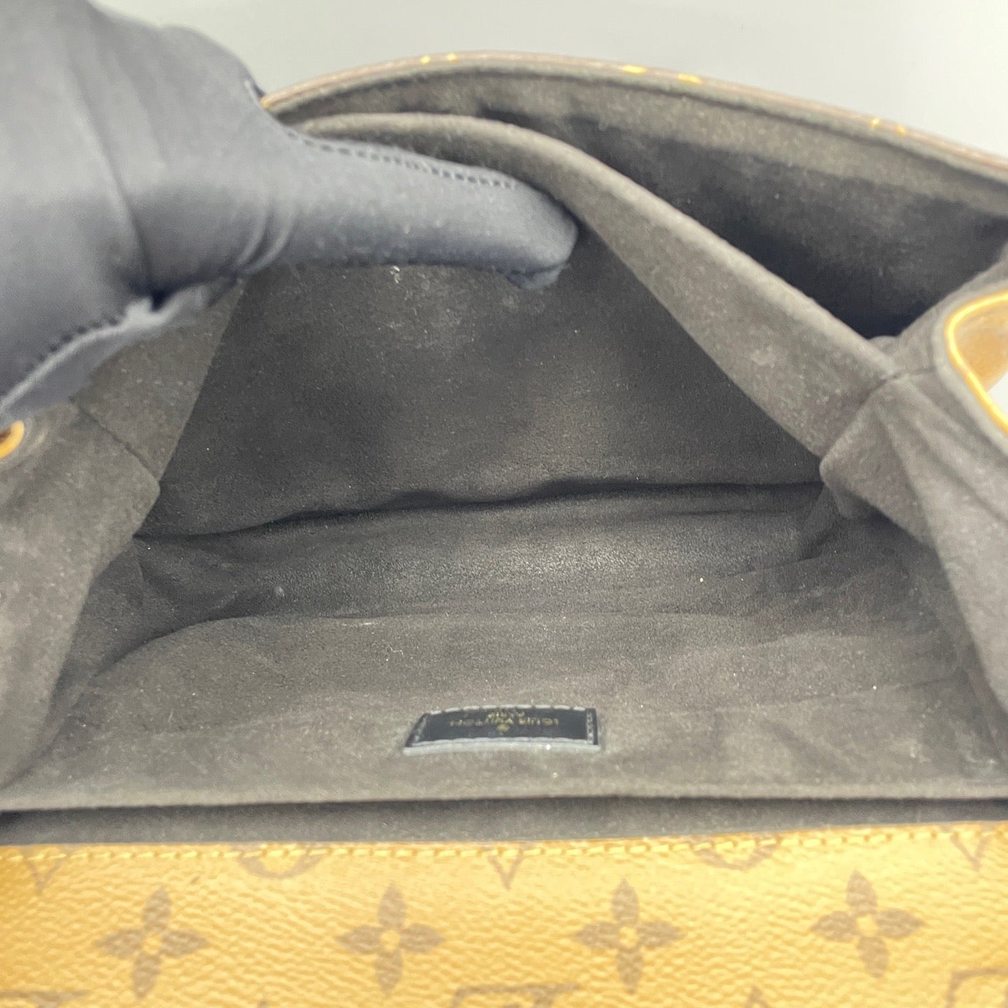 Louis Vuitton - Pochette Metis Monogram Reverse - Monogram coated canvas with leather trim - Brown and Beige - (Medium)