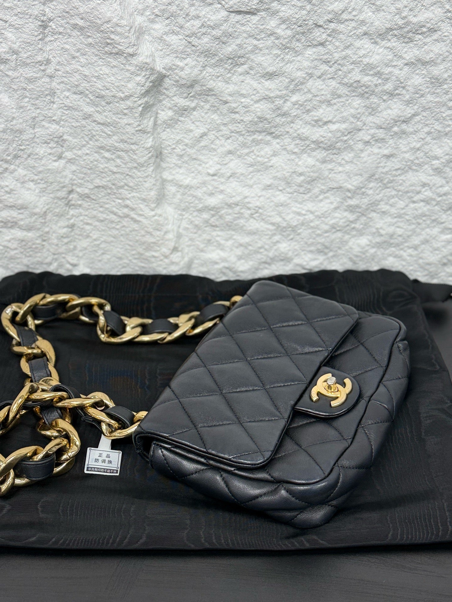 Chanel - Classic Flap Mini (Chunky Chain) - Lambskin leather - Black - (mini)