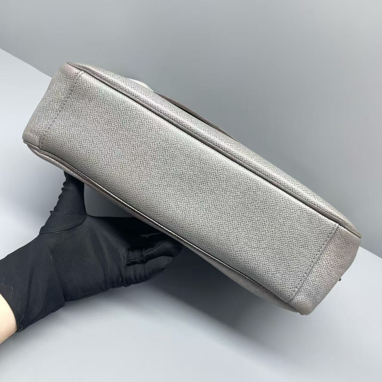 Louis Vuitton - Flap Messenger Briefcase - Epi leather - Grey - (Medium)