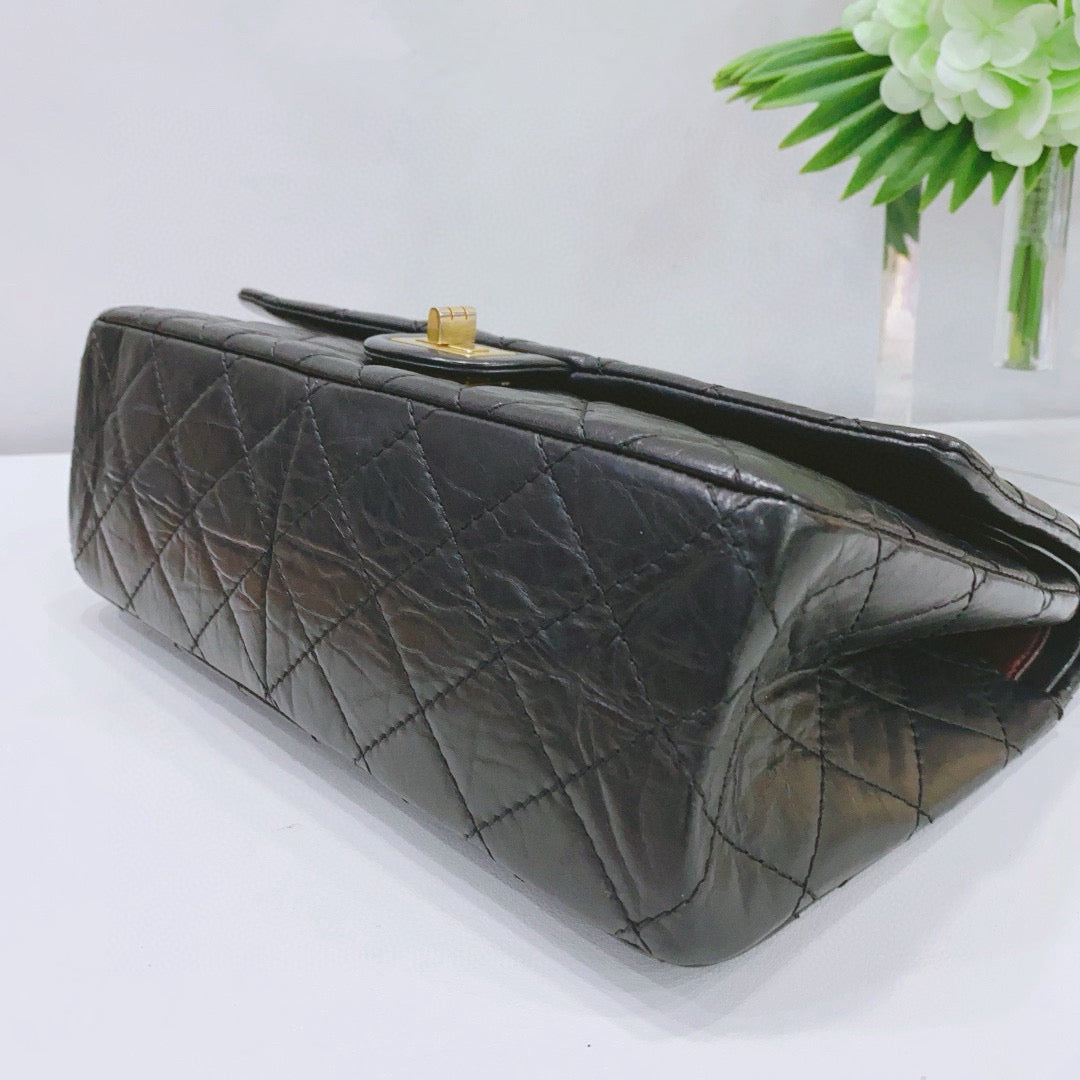 Chanel - 2.55 Reissue Medium Flap Bag - Calfskin leather - Black - (medium)