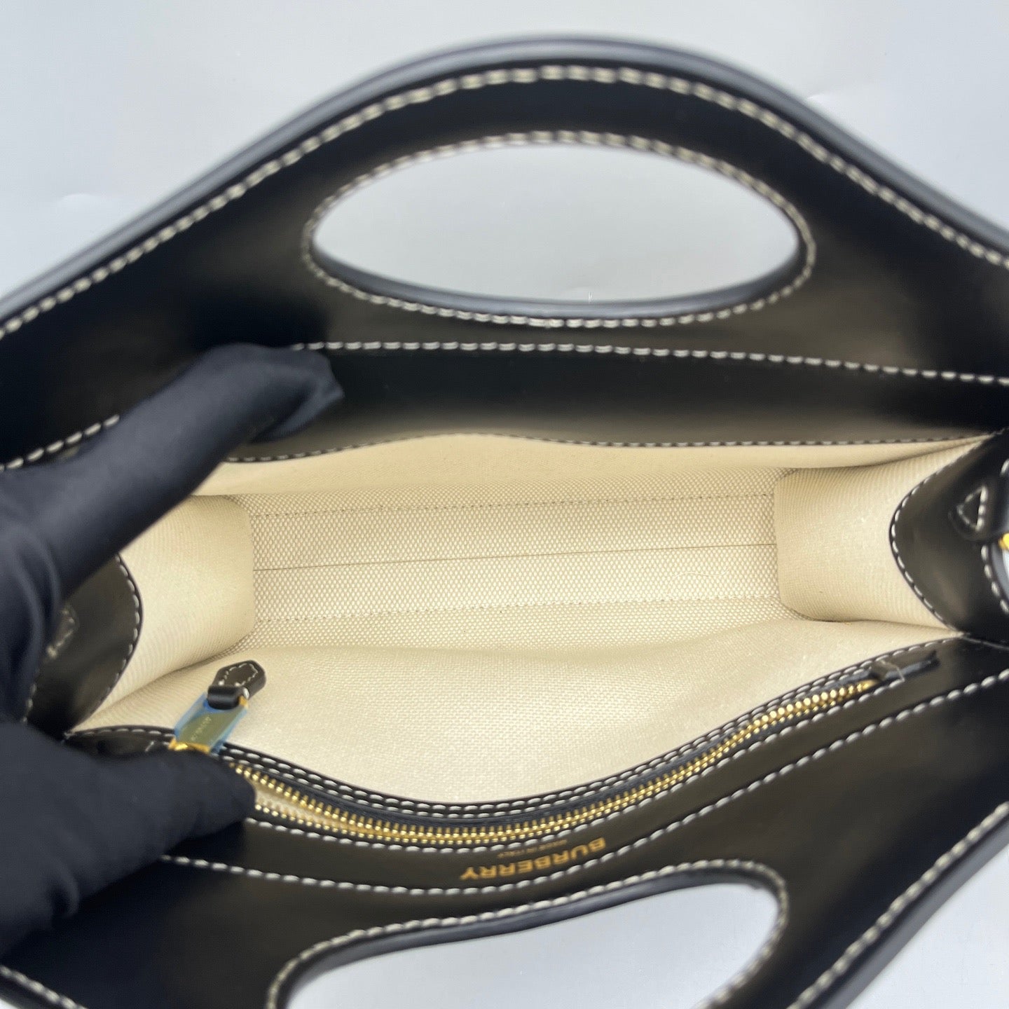 Burberry - Pocket Bag (A7125e) - Cotton canvas and Calf leather - Beige canvas with Black leather trim and Gold-tone hardware - (Small)