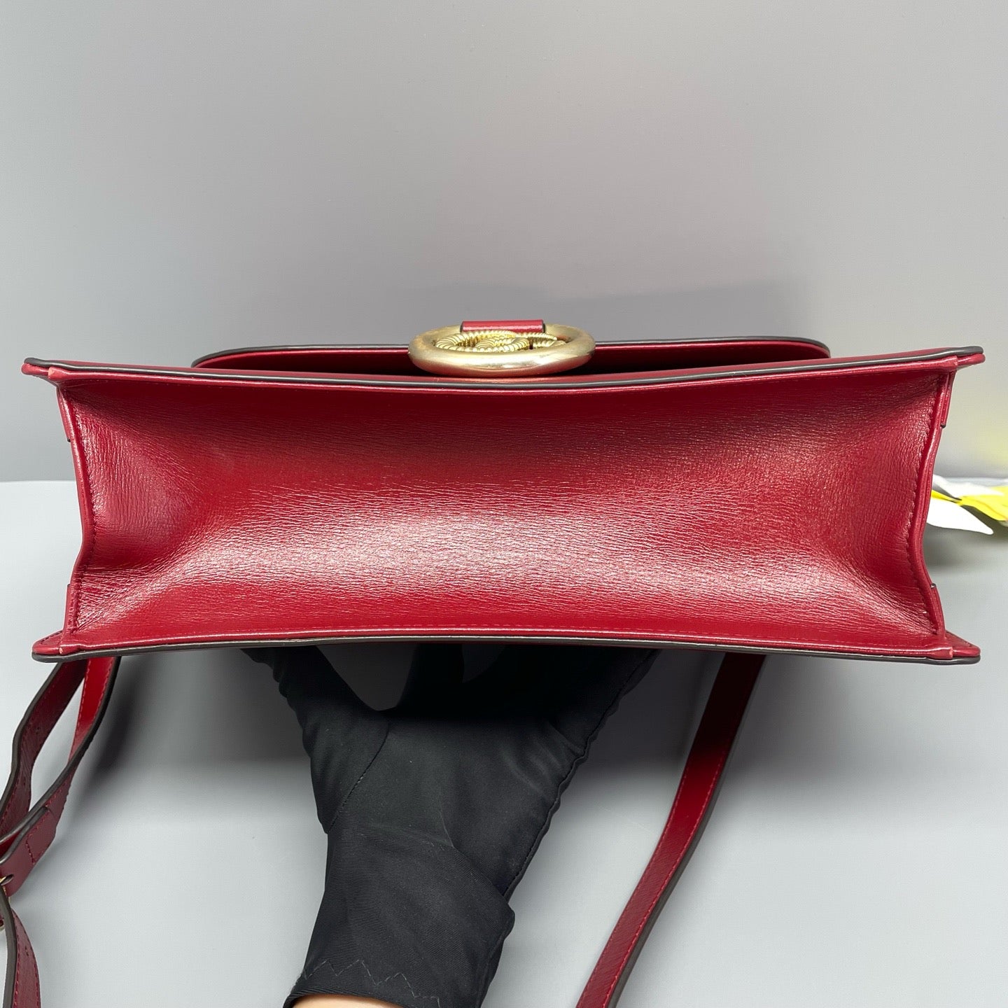 Gucci - Double G Messenger Shoulder Bag - Leather - Red with Gold-Tone Hardware - (Medium)