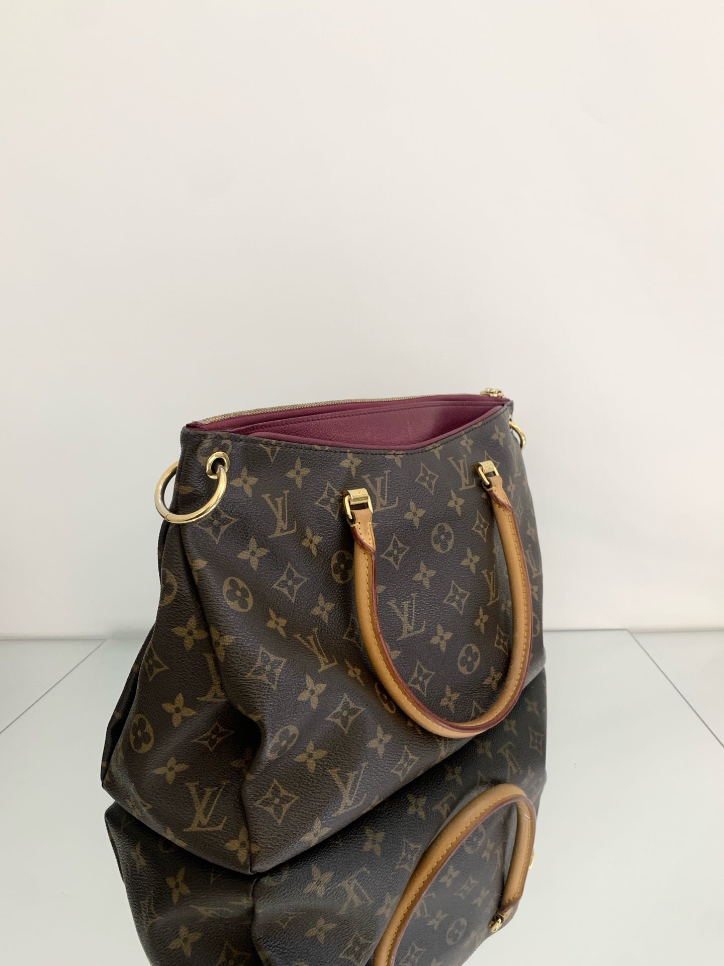 Louis Vuitton - Pallas Tote - Monogram coated canvas with natural cowhide leather trim - Brown - (medium)