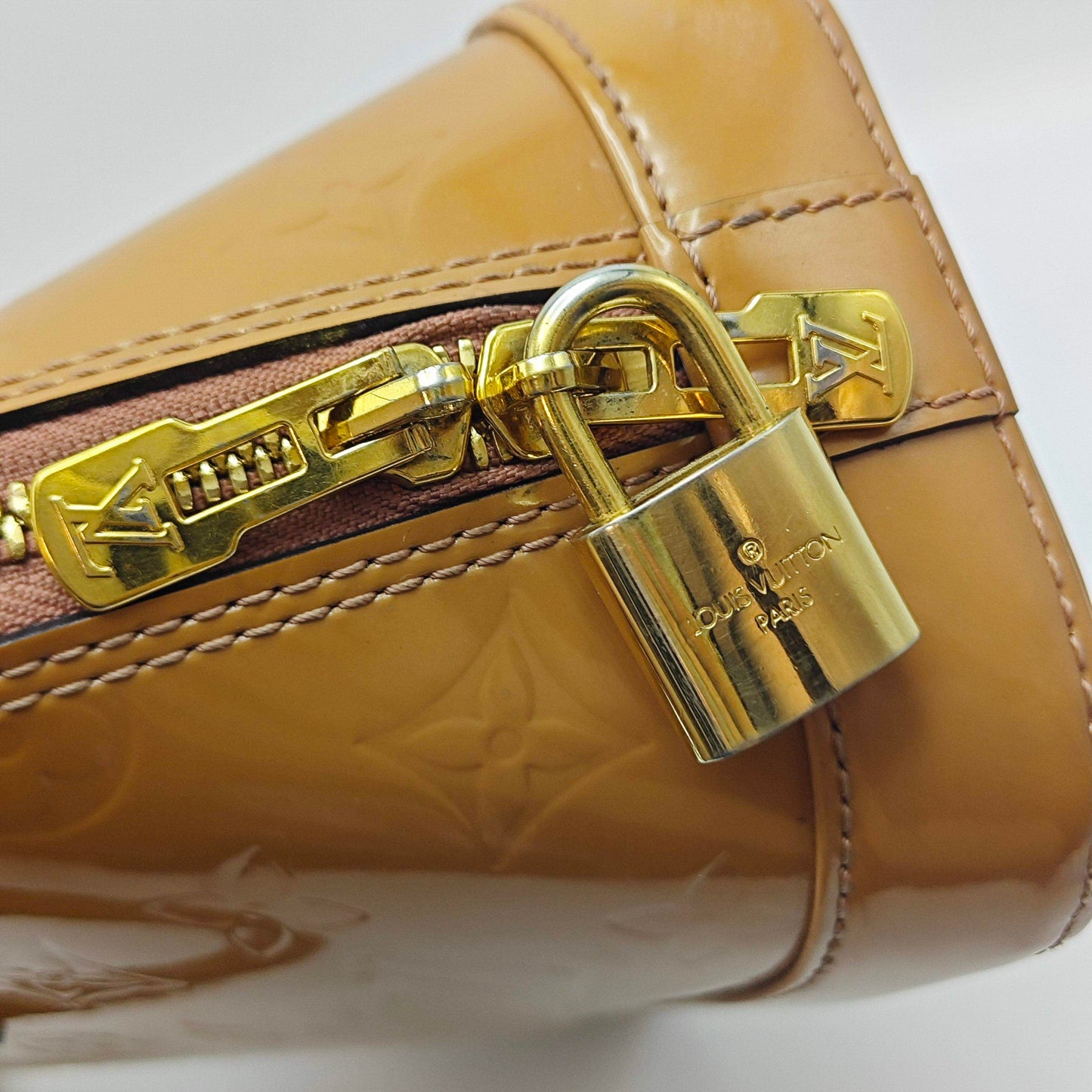 Louis Vuitton - Alma BB - Patent leather - Brownish Yellow with Gold-Tone Hardware - (Mini)