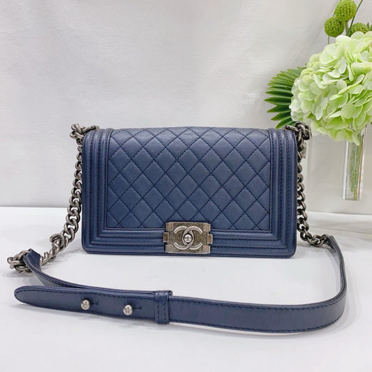 Chanel - Le Boy - Calfskin leather - Blue - (Medium)
