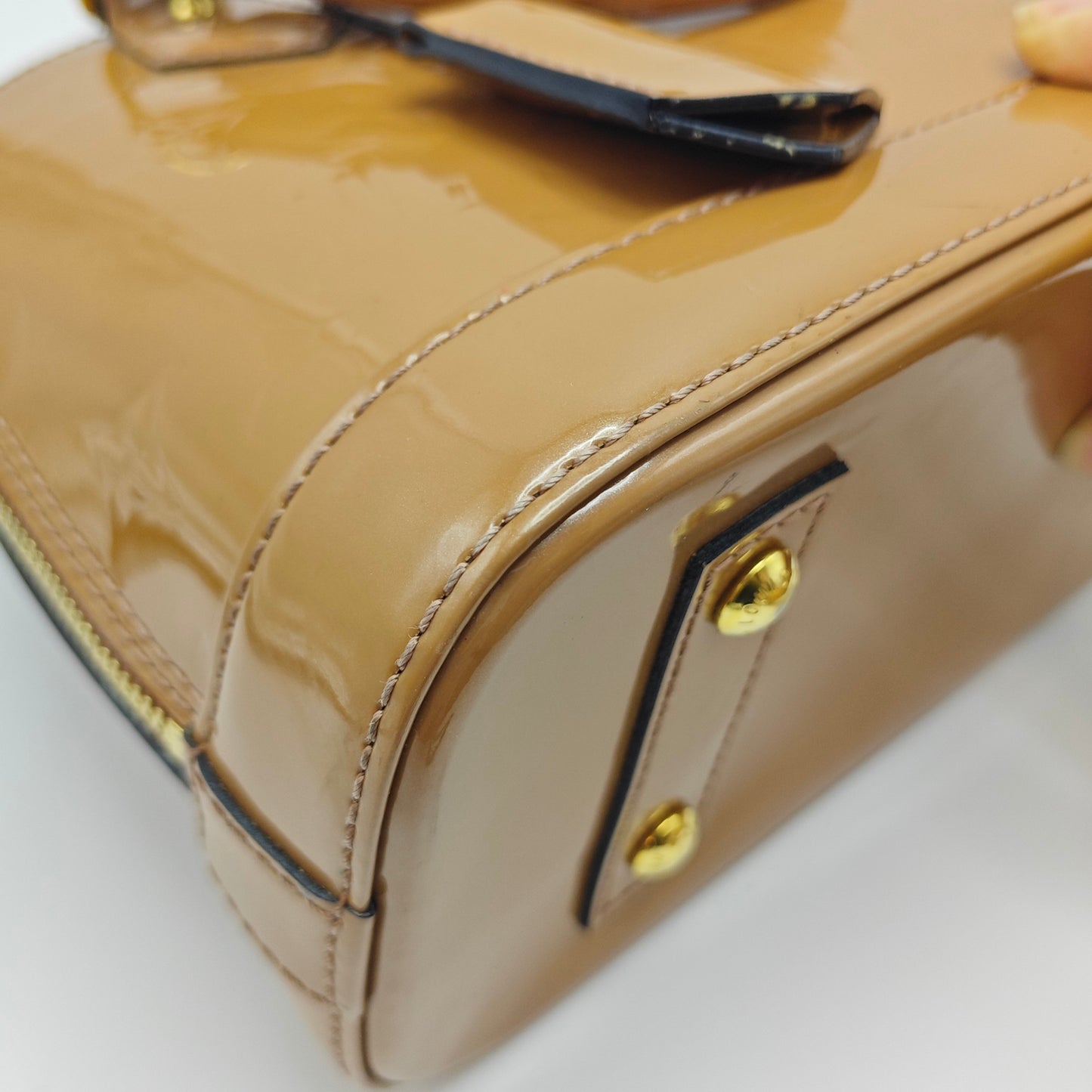 Louis Vuitton - Alma BB - Patent leather - Brownish Yellow with Gold-Tone Hardware - (Mini)