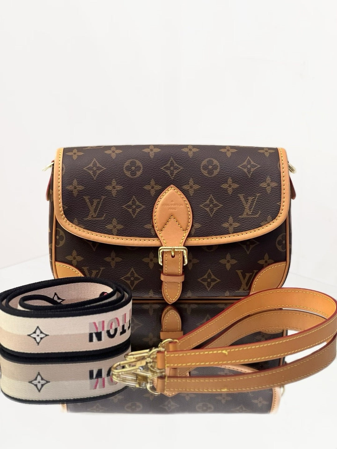 Louis Vuitton - Classic Monogram Flap Shoulder Bag - Monogram coated canvas with natural Vachetta leather trim and a textile shoulder strap - Brown - (small)