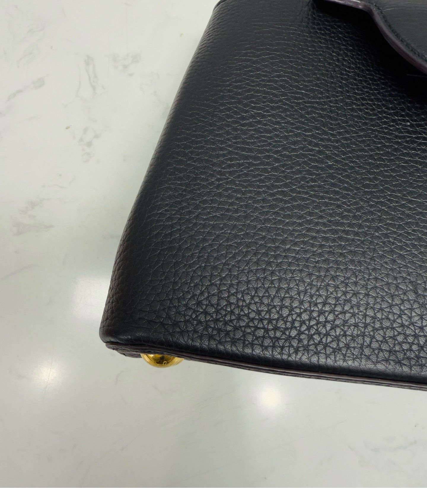 Louis Vuitton - Capucines BB - Grained Cowhide Leather - Black with Gold-Tone Hardware - (Small)