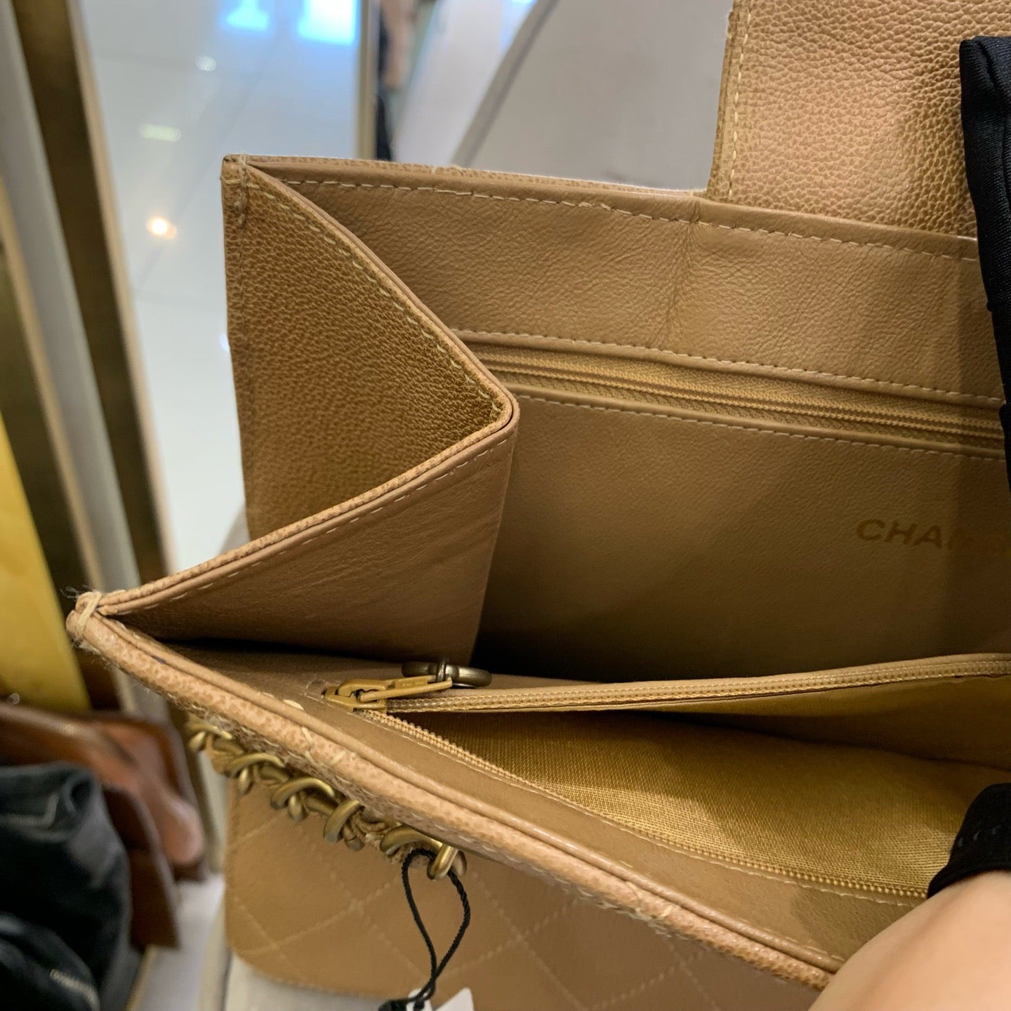 Chanel - Outseam Quilted Flap Shoulder Bag - Grained calfskin leather - Caramel - (Medium)