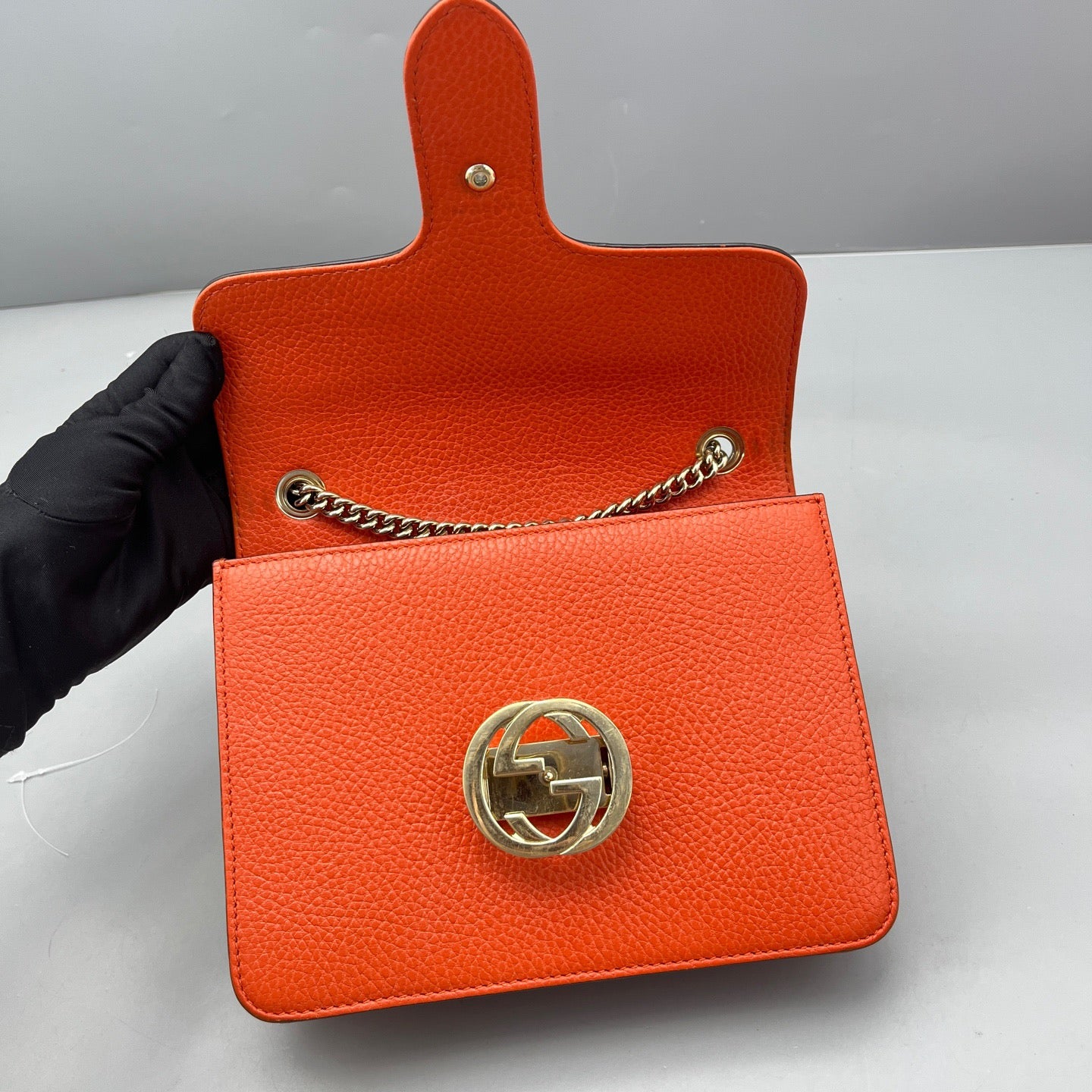 Gucci - Interlocking G Accordion Flap Bag - Grained leather - Orange - (Small)