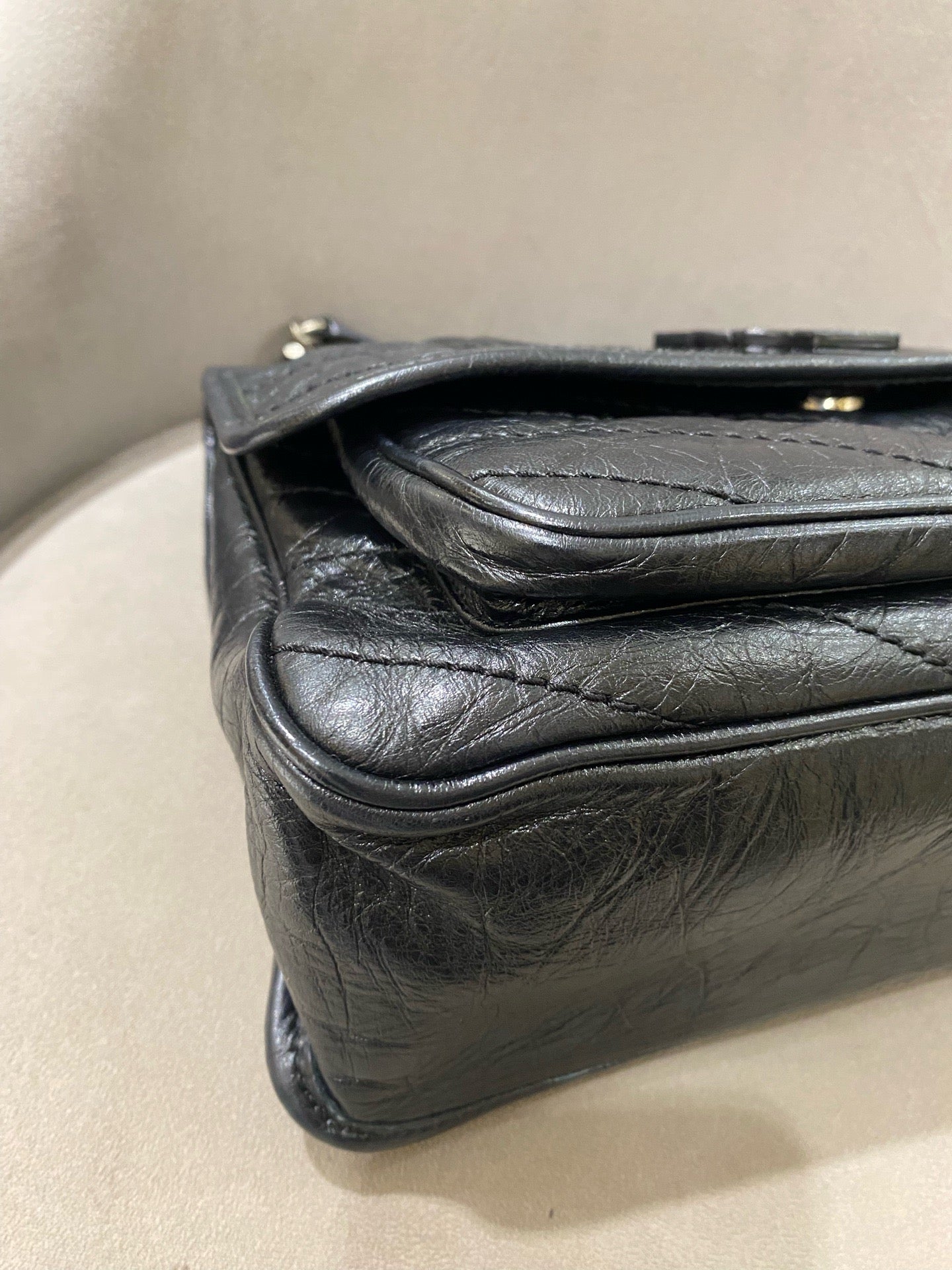 Saint Laurent - Niki Medium Chain Bag - Aged crinkled calfskin leather - Black - (Medium)