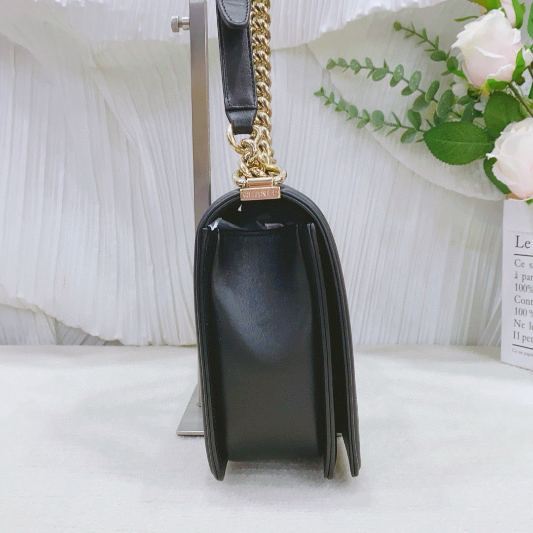 Chanel - Le Boy - Lambskin leather - Black - (medium)