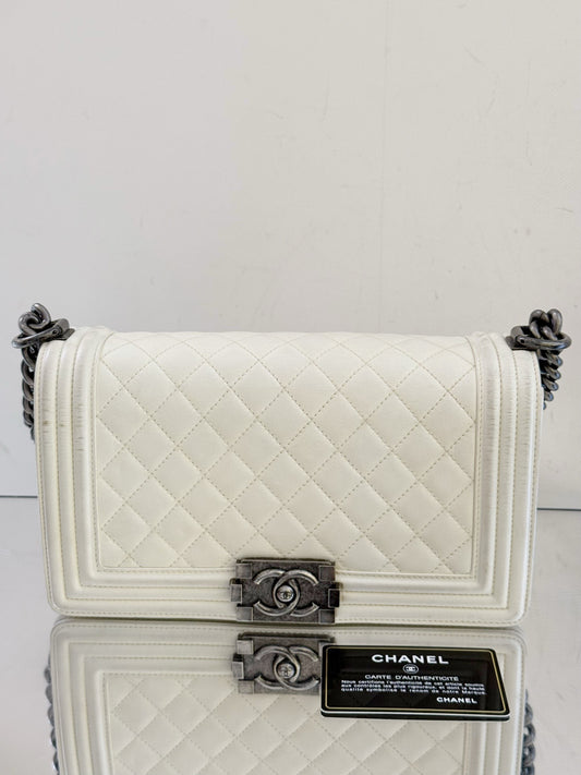 Chanel - Boy Bag - Calfskin leather - White - (medium)
