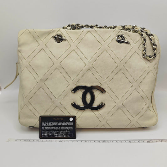 Chanel - Quilted Shoulder Bag - Leather - Beige - (Medium)