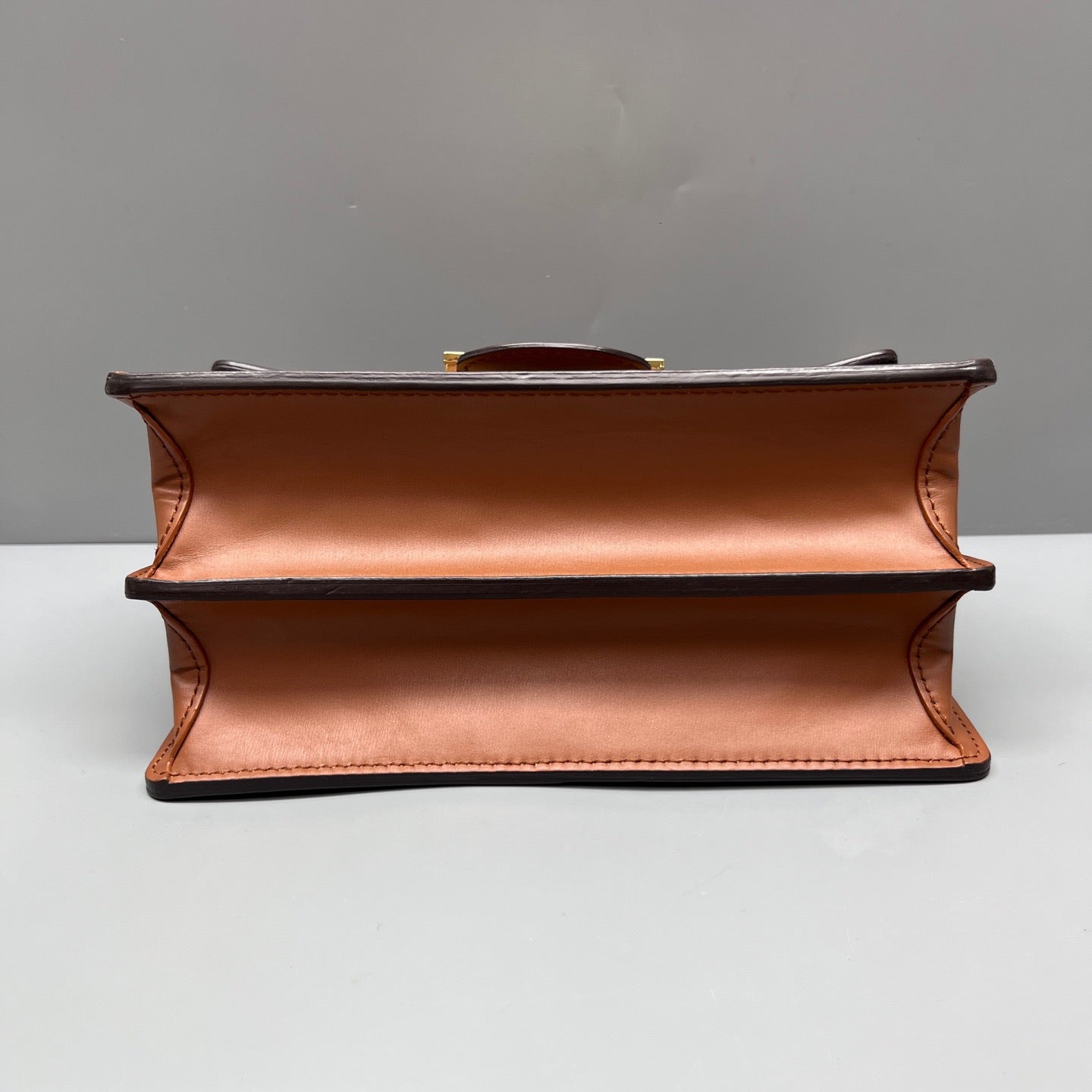 Louis Vuitton - Dauphine Messenger Bag - Monogram coated canvas with leather trim - Brown - (medium)