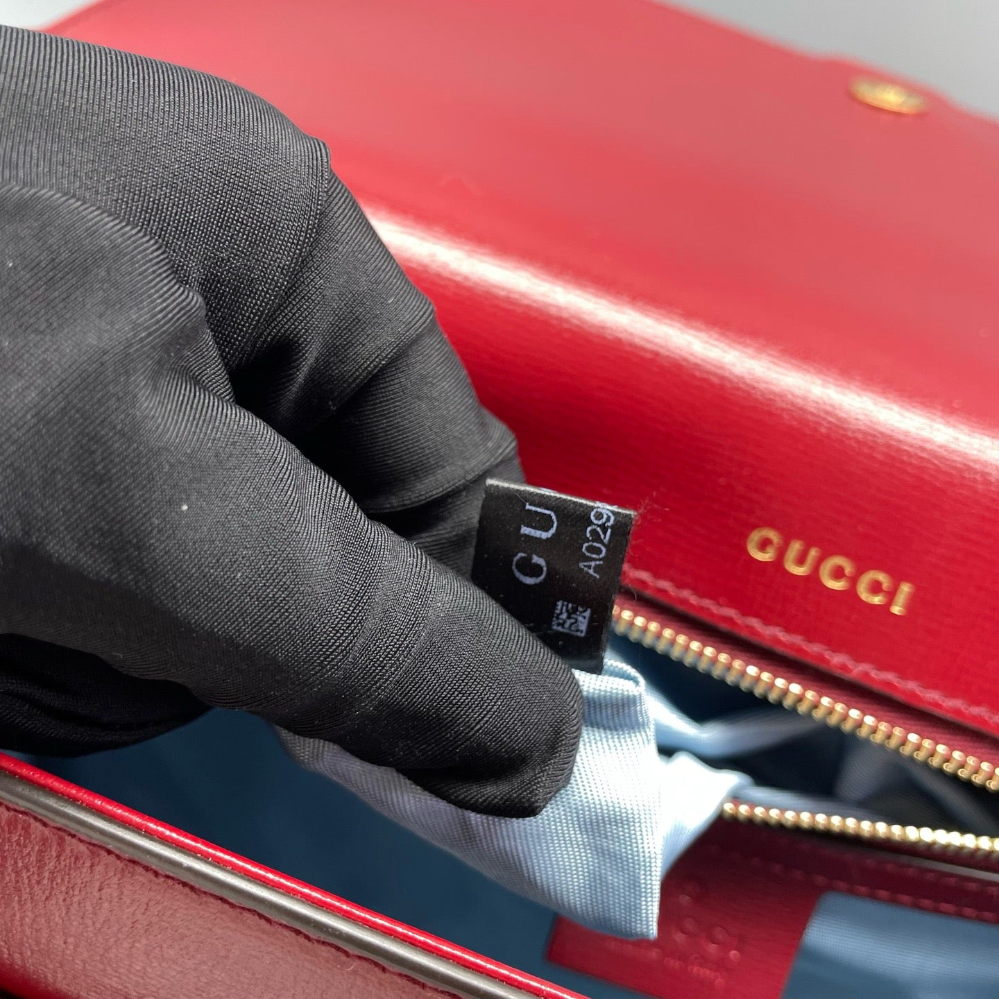Gucci - Double G Messenger Shoulder Bag - Leather - Red with Gold-Tone Hardware - (Medium)