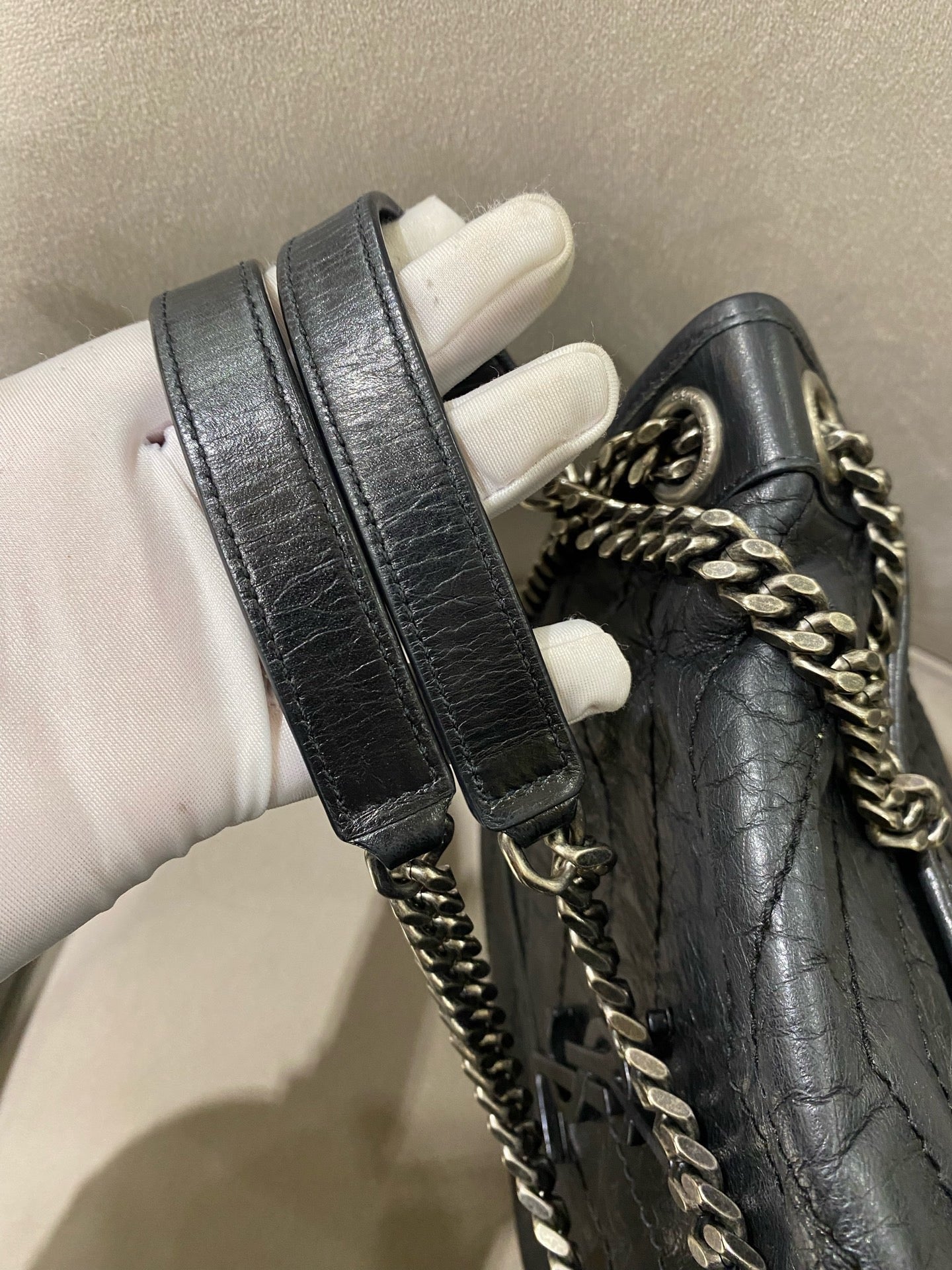 Saint Laurent - Niki Medium Chain Bag - Aged crinkled calfskin leather - Black - (Medium)