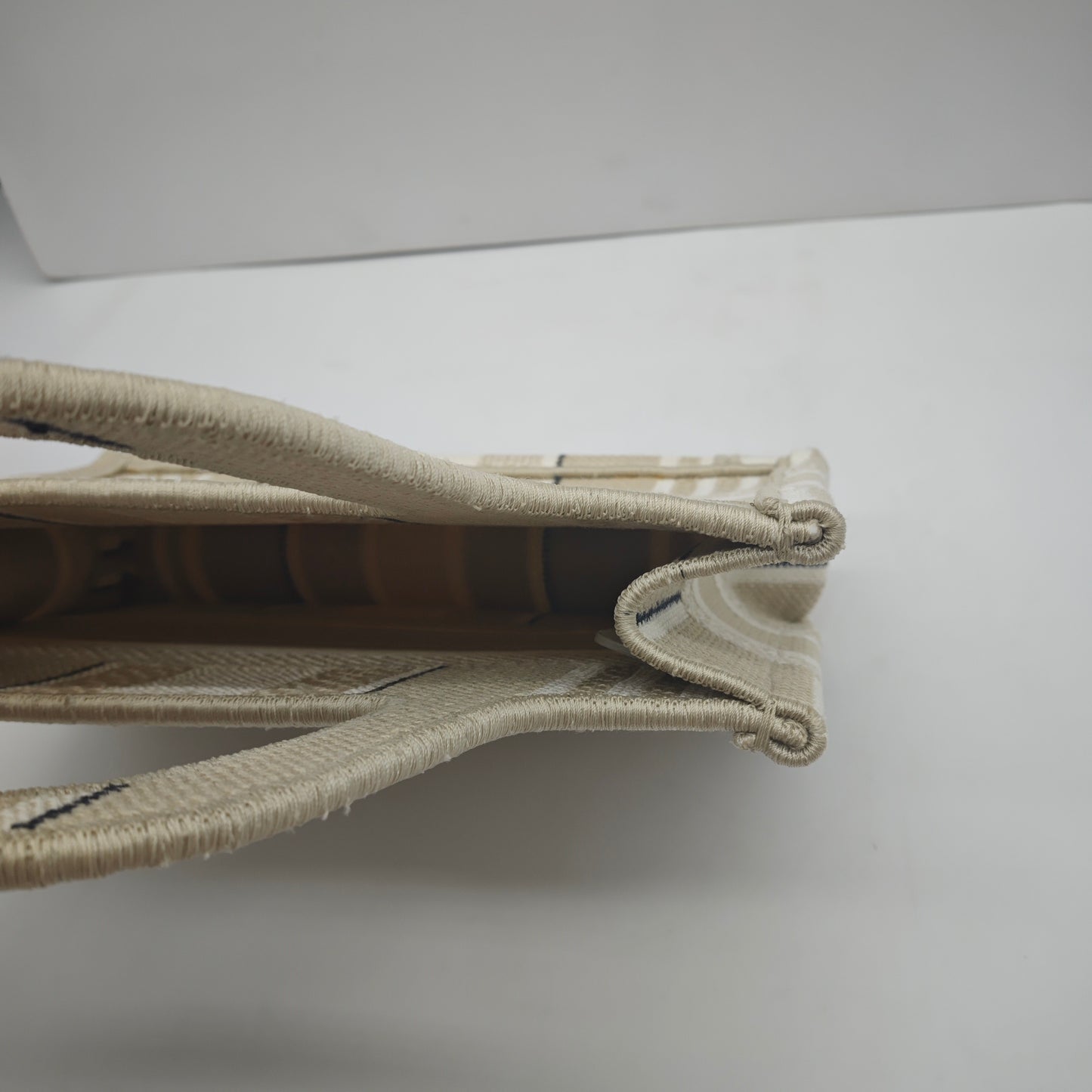 Dior - Book Tote Mini Horizontal - Embroidered cotton textile - Beige - (mini)