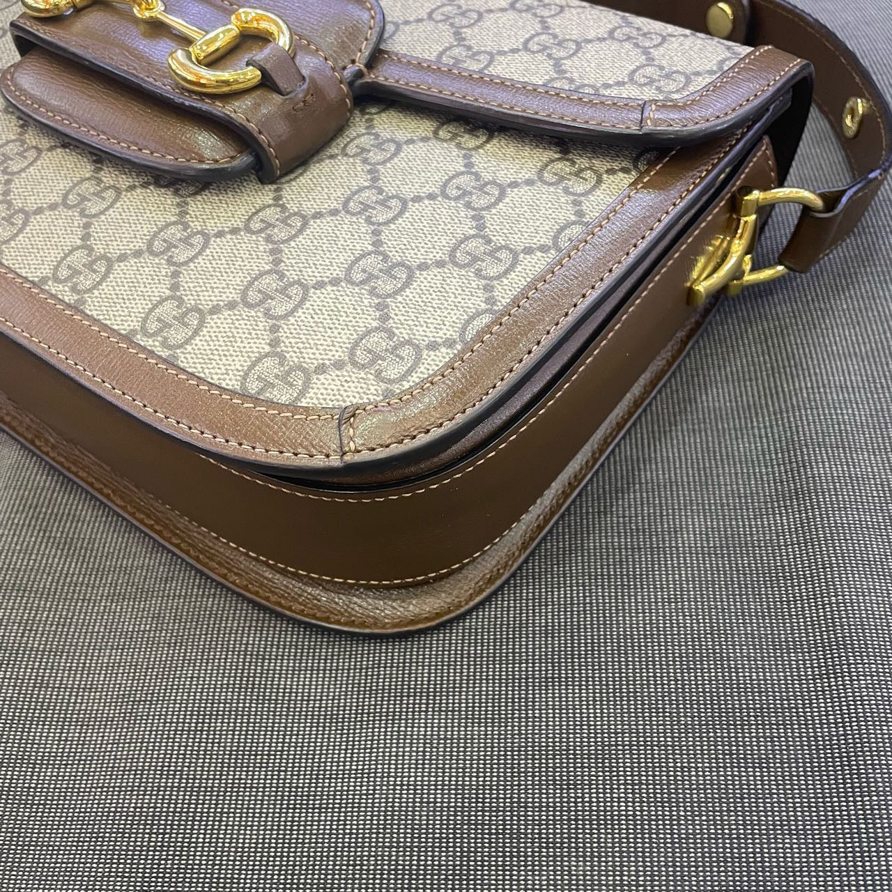 Gucci - 1955 Horsebit Shoulder Bag - GG Supreme canvas with brown leather trim and gold-tone hardware - Brown - (medium)