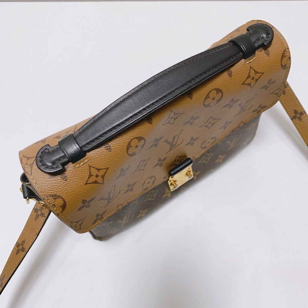 Louis Vuitton - Pochette Metis - Monogram coated canvas with leather trim - Brown - (Medium)