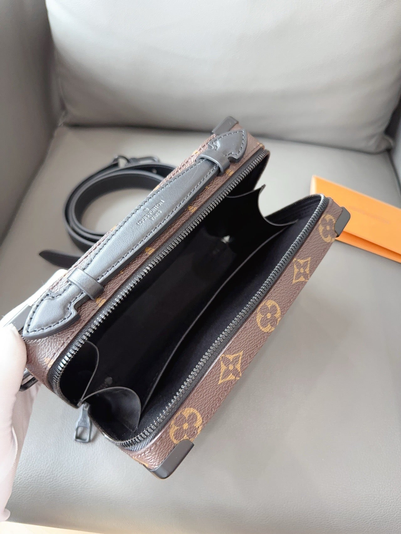 Louis Vuitton - Trunk Box - Monogram coated canvas and cowhide leather - Brown - (small)