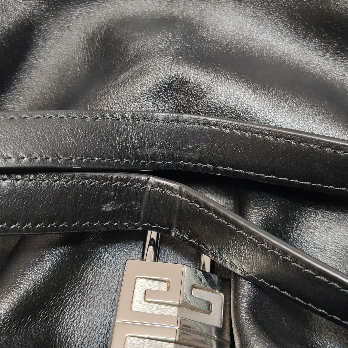 Givenchy - Kenny Soft Hobo Bag - Sheep leather exterior, cow leather lining - Black - (Medium)