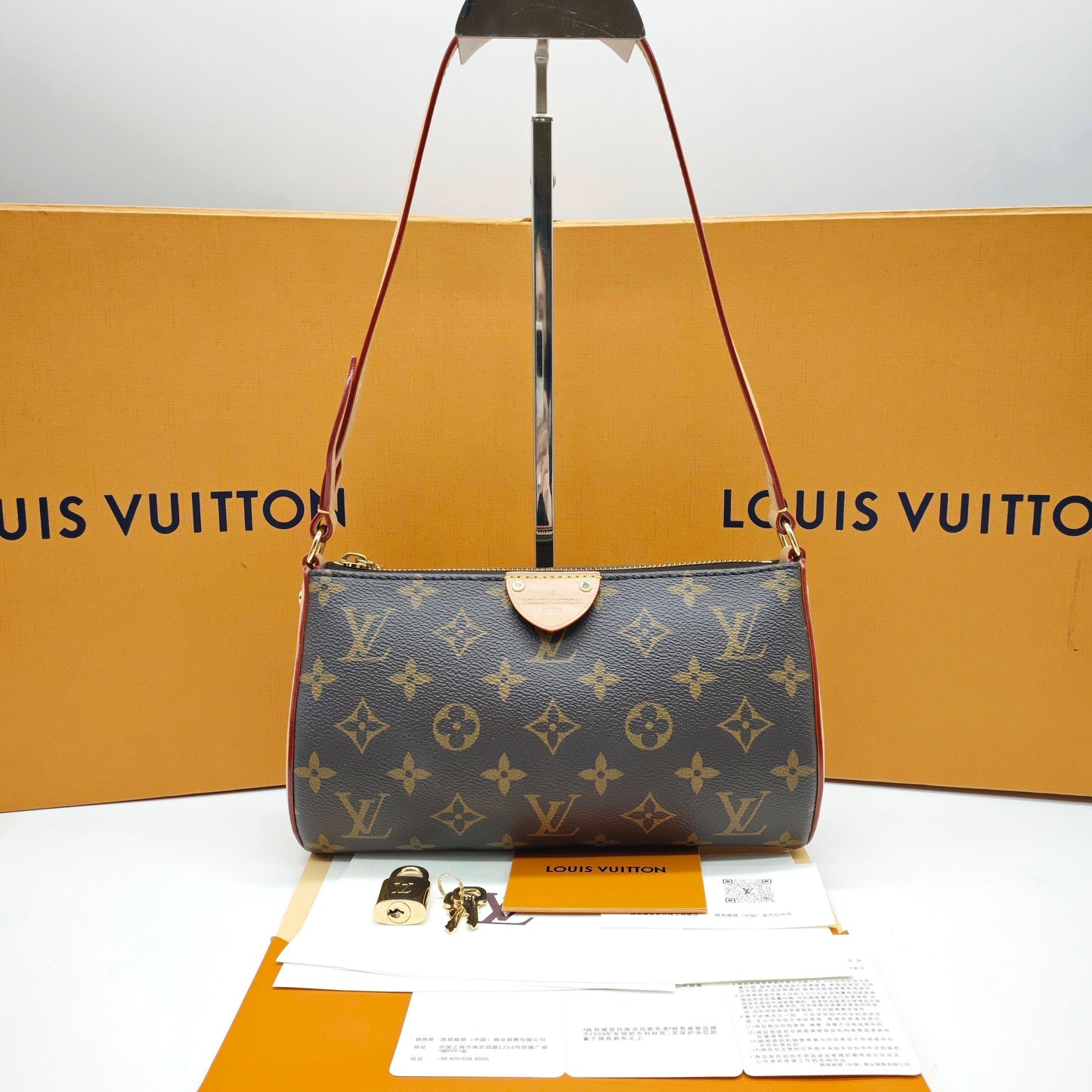 Louis Vuitton - Pochette Accessoires - Monogram coated canvas with Vachetta leather trim - Brown - (mini)