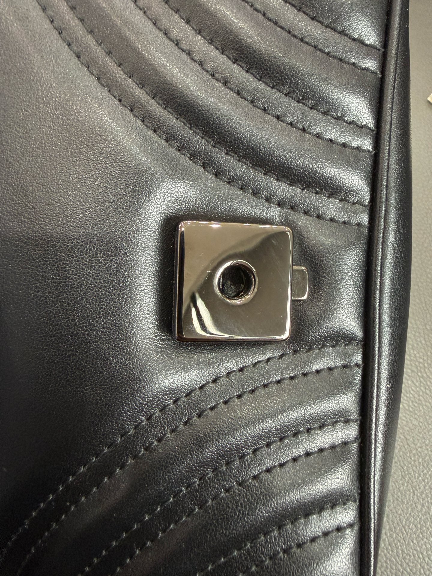 Gucci - GG Marmont Matelassé Mini Bag - Leather - Black - (Mini)