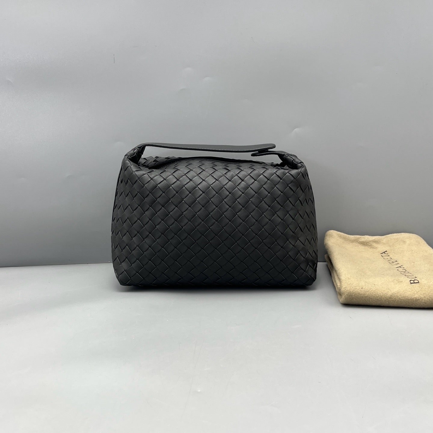 Bottega Veneta - Intrecciato Lunchbox Bag - Leather - Black - (mini)