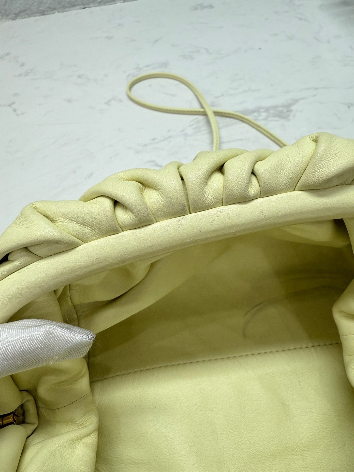 Bottega Veneta - The Pouch Mini - Calfskin leather - Yellow - (mini)