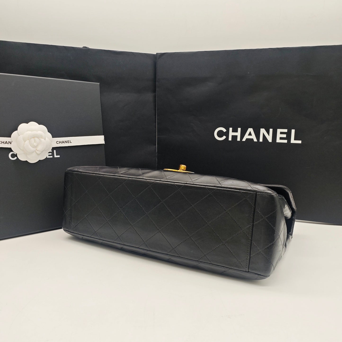 Chanel - Classic Flap Jumbo - Lambskin leather - Black - (Large)