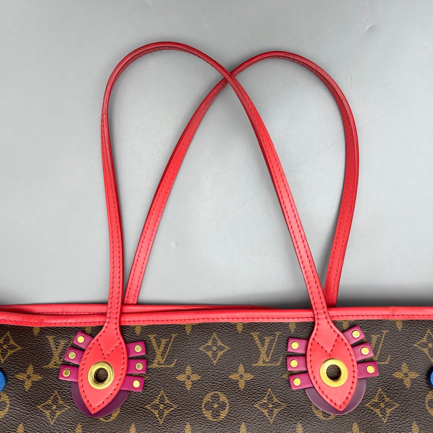 Louis Vuitton - Neverfull MM Monogram Totem - Monogram coated canvas with leather trim - Multicolour - (medium)