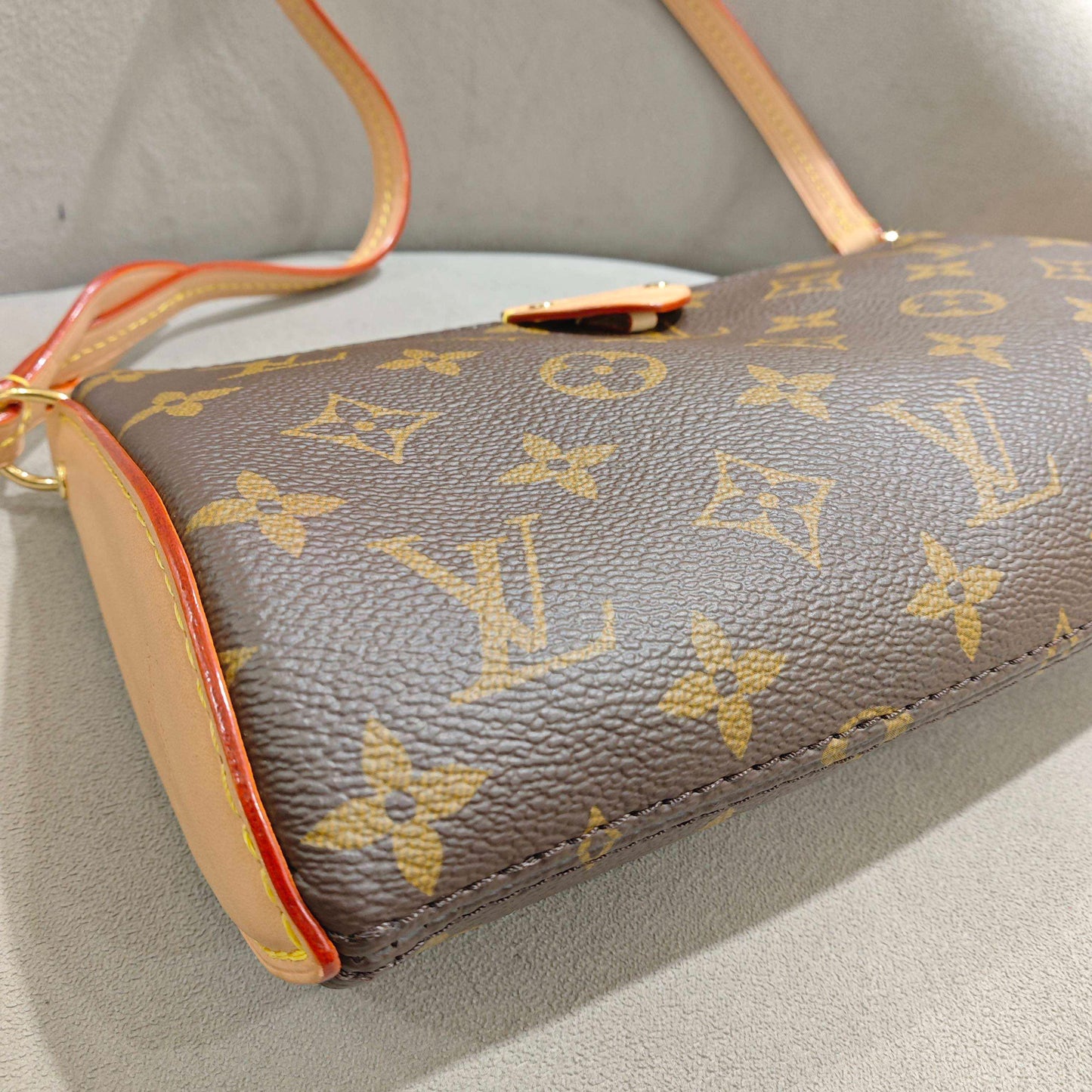 Louis Vuitton - Pochette Accessoires - Monogram coated canvas with Vachetta leather trim - Brown - (mini)