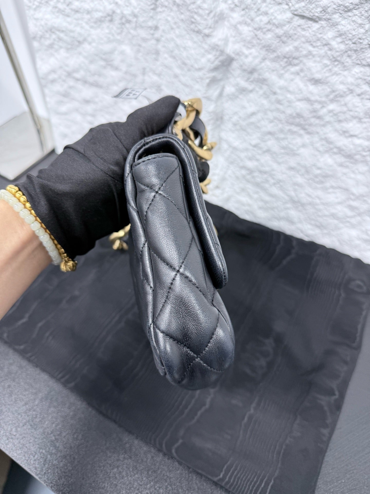 Chanel - Classic Flap Mini (Chunky Chain) - Lambskin leather - Black - (mini)