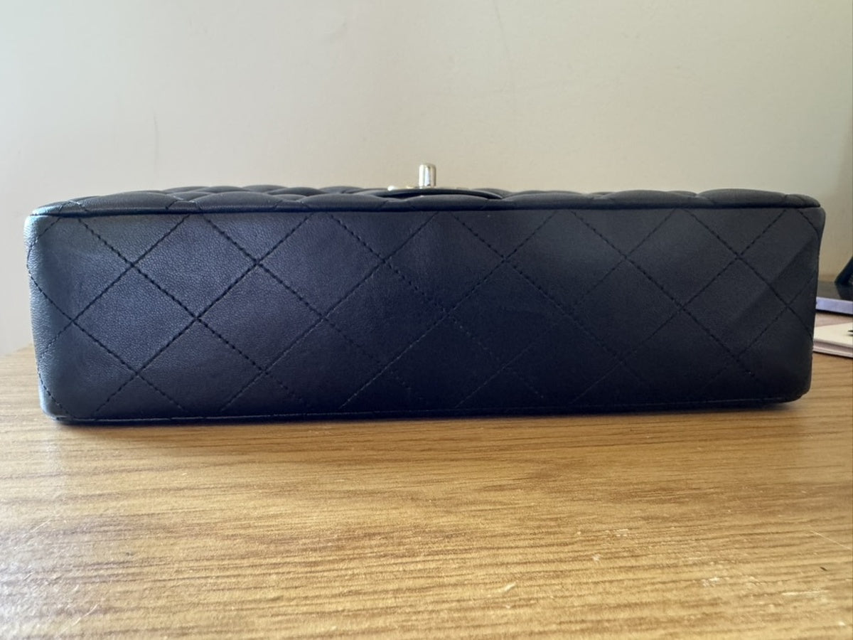 Chanel - Classic Flap Medium/Large - Lambskin leather - Black - (medium)