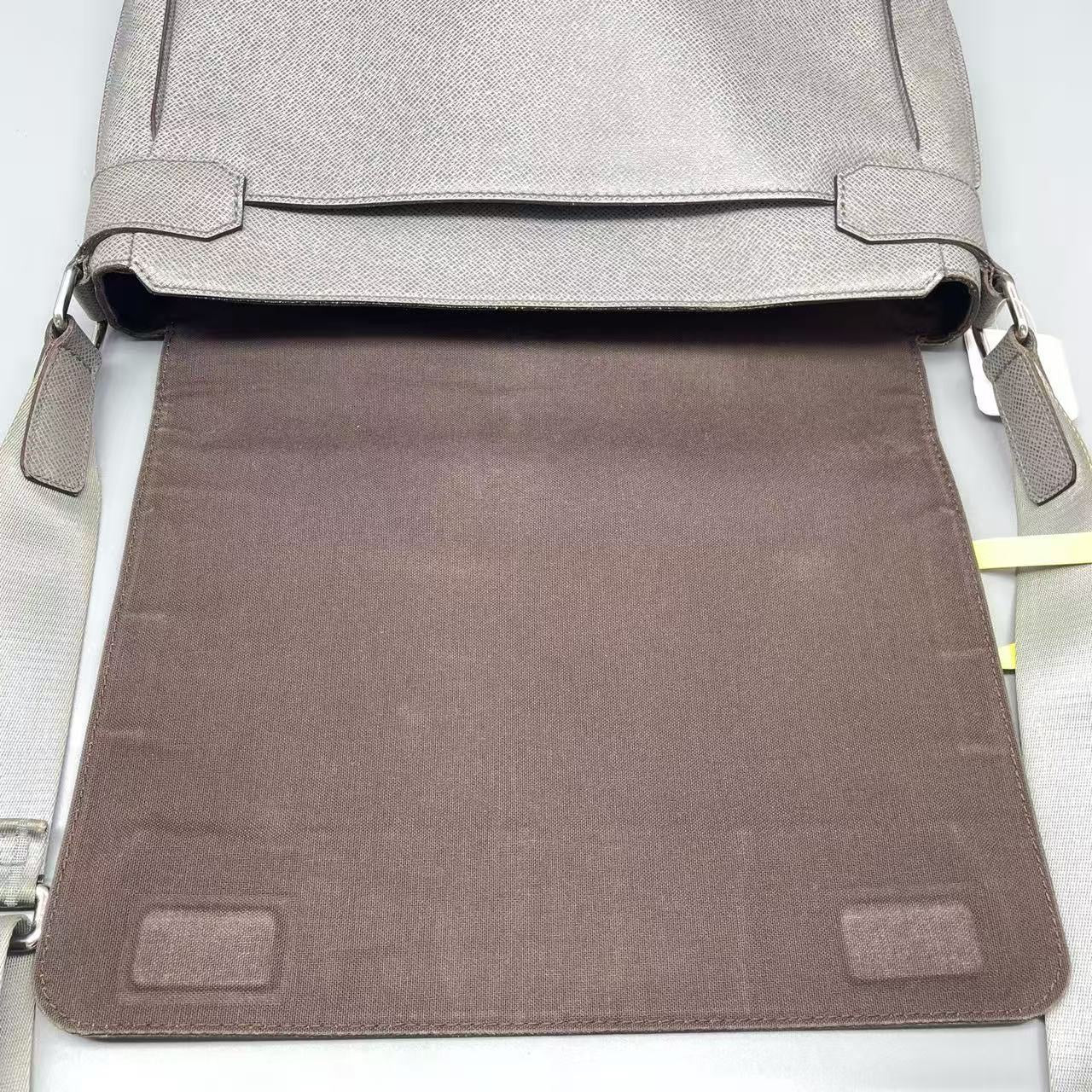 Louis Vuitton - Flap Messenger Briefcase - Epi leather - Grey - (Medium)