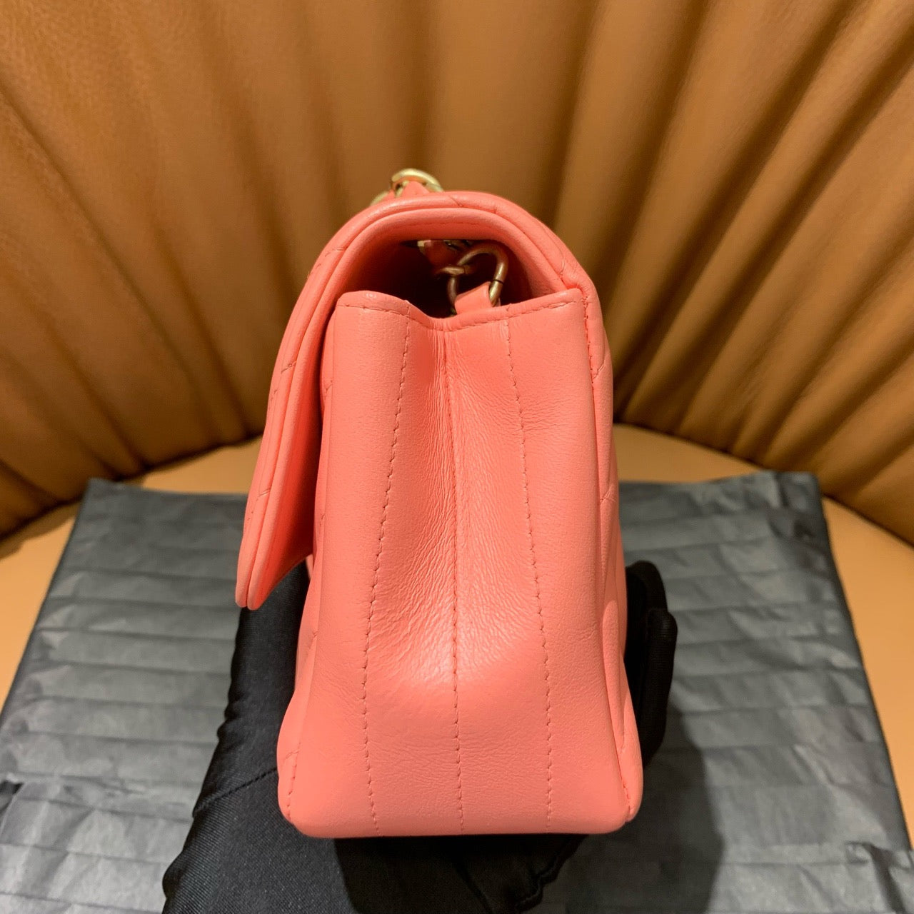 Chanel - Classic Flap (Chevron Mini) - Lambskin leather - Pink - (small)
