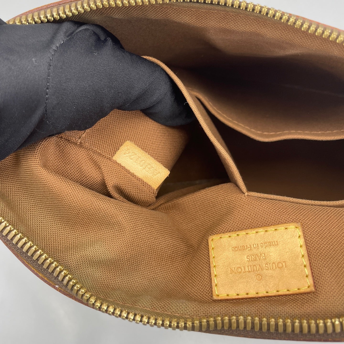 Louis Vuitton - Paramount Small (PM) - Monogram coated canvas with Vachetta leather trim - Brown - (small)