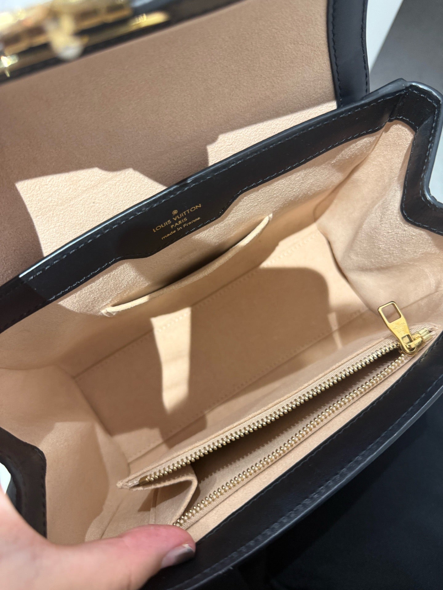 Louis Vuitton - Trianon PM Monogram - Monogram coated canvas with smooth cowhide leather trim and wooden detailing - Brown - (mini)