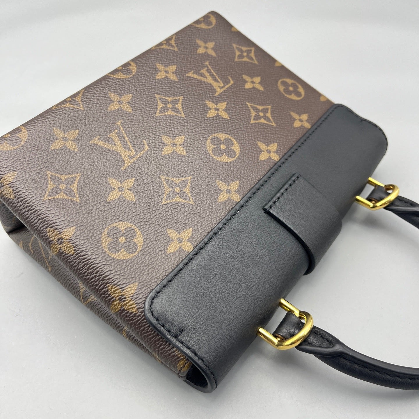 Louis Vuitton - Locky BB - Monogram coated canvas with smooth leather trim - Monogram brown and black - (mini)