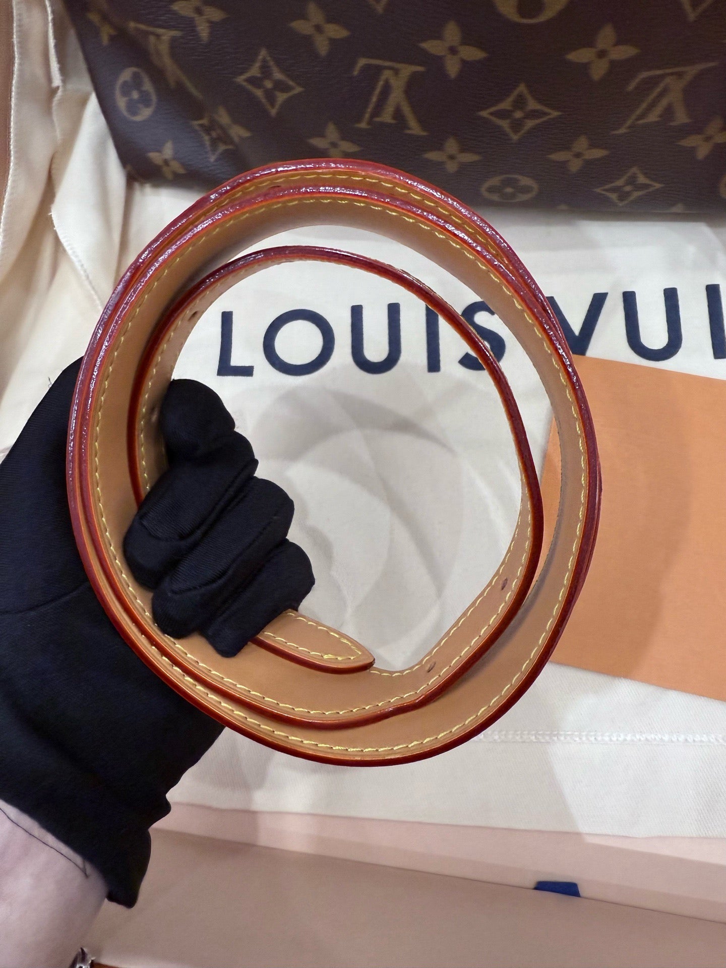 Louis Vuitton - Carryall MM - Monogram coated canvas with Vachetta leather trim - Brown - (Medium)