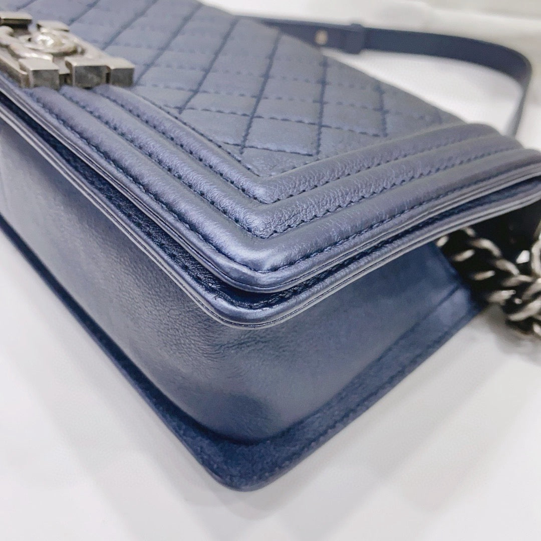 Chanel - Le Boy - Calfskin leather - Blue - (Medium)