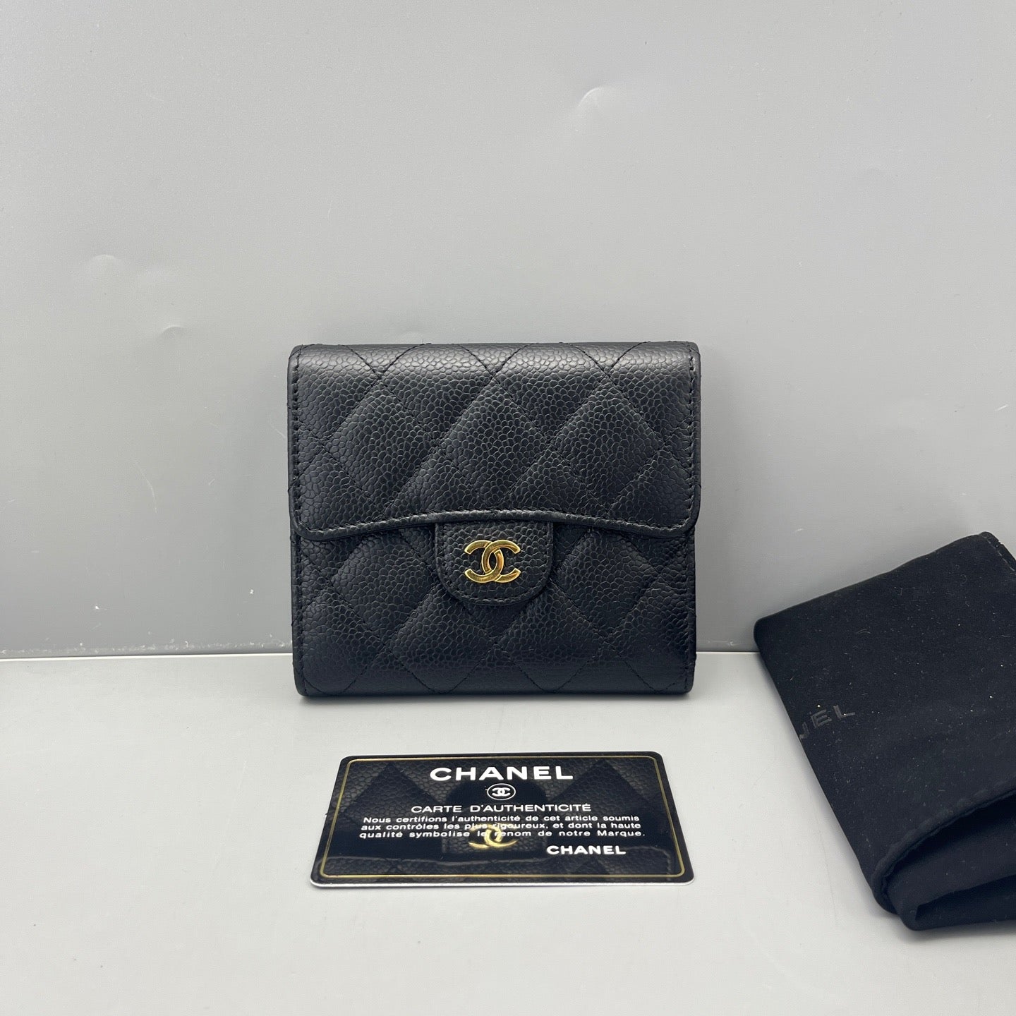 Chanel - Trifold Card Wallet A7127e - Caviar leather - Black - (Small)