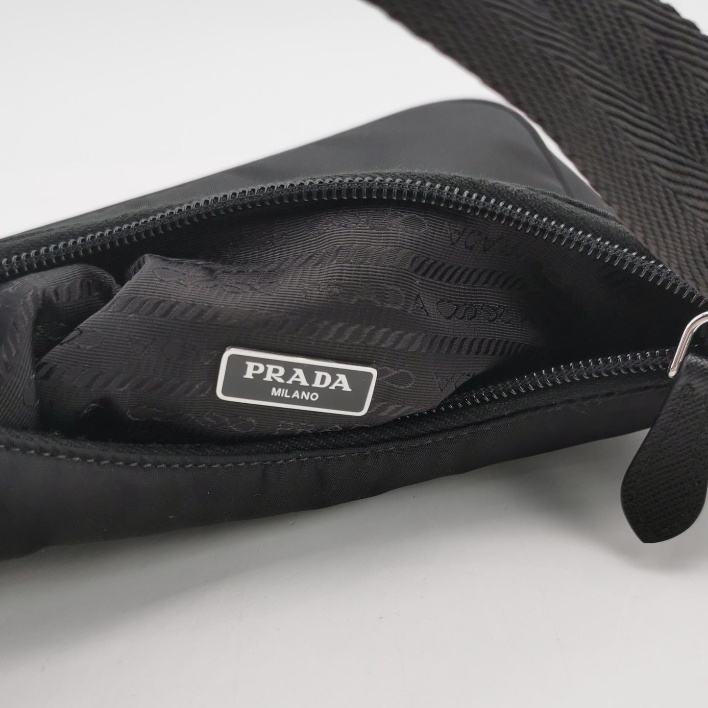 Prada - Re-Edition 2000 Mini Hobo - Polyamide - Black - (mini)
