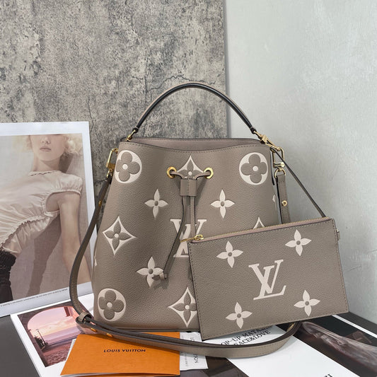 Louis Vuitton - NéoNoé MM - Monogram Empreinte leather - Grey - (medium)