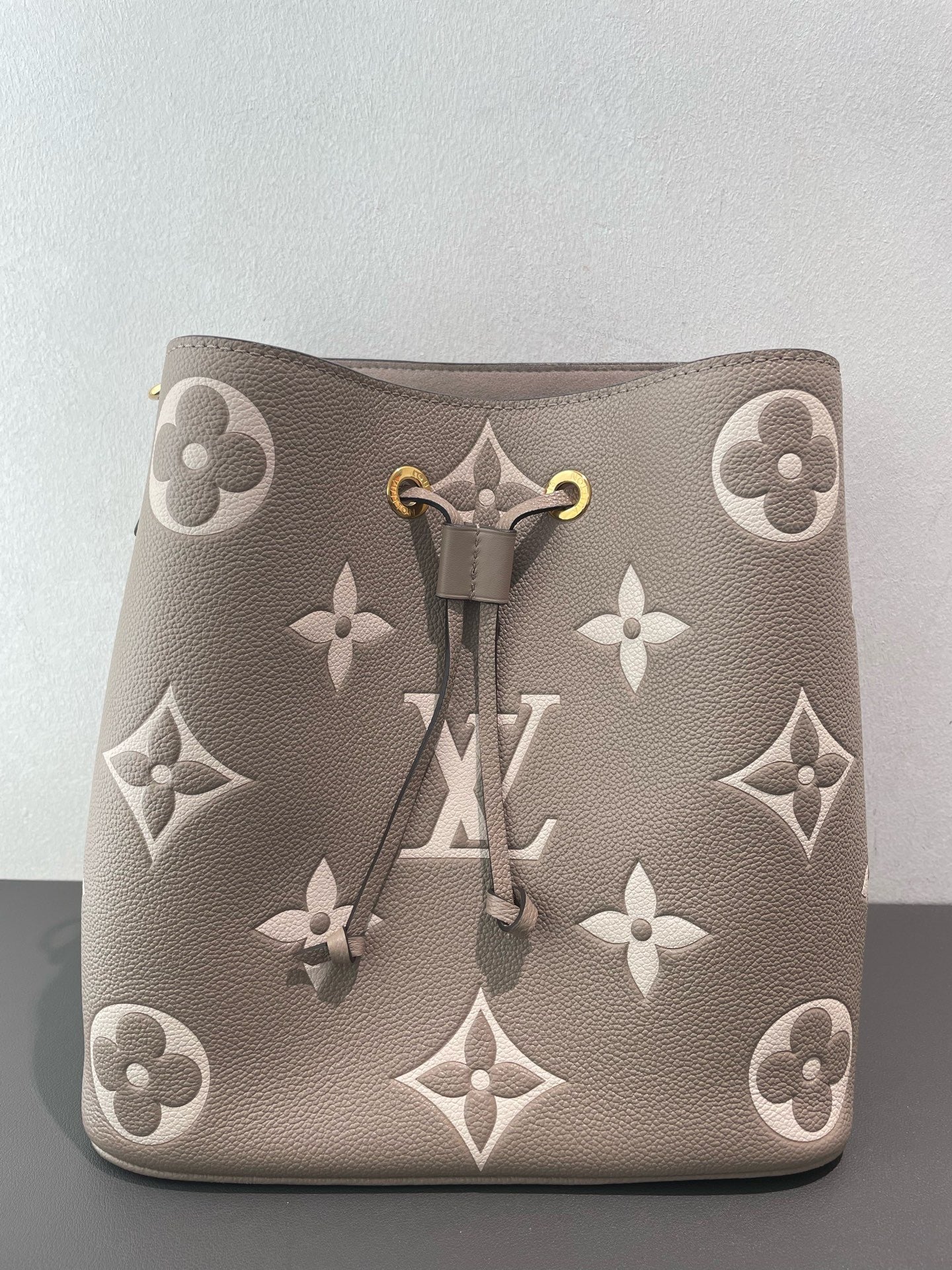 Louis Vuitton - NéoNoé MM - Monogram Empreinte leather - Grey - (medium)