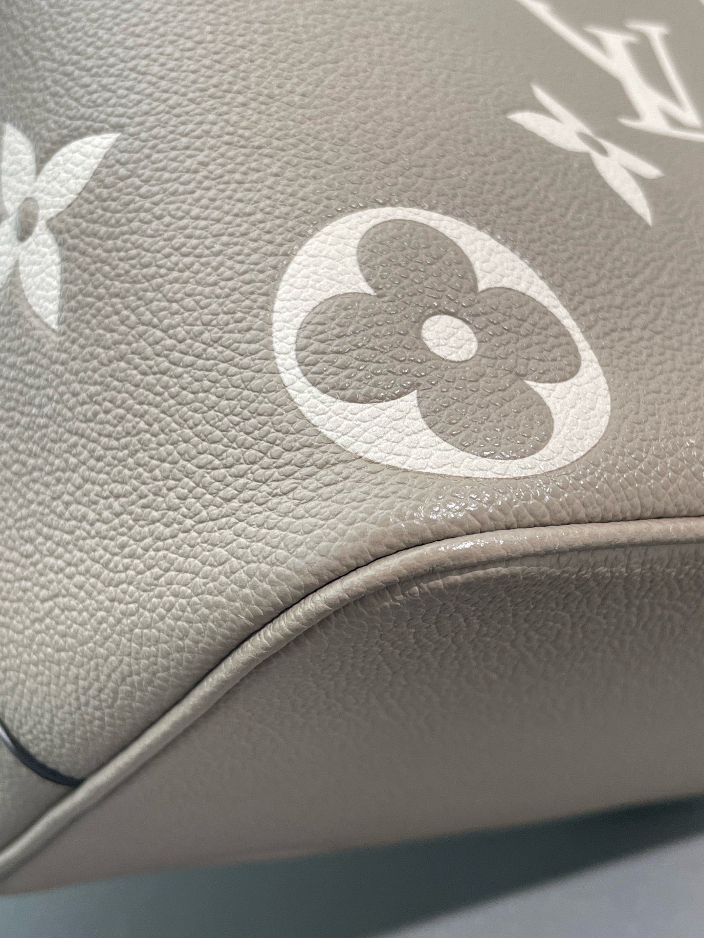 Louis Vuitton - NéoNoé MM - Monogram Empreinte leather - Grey - (medium)