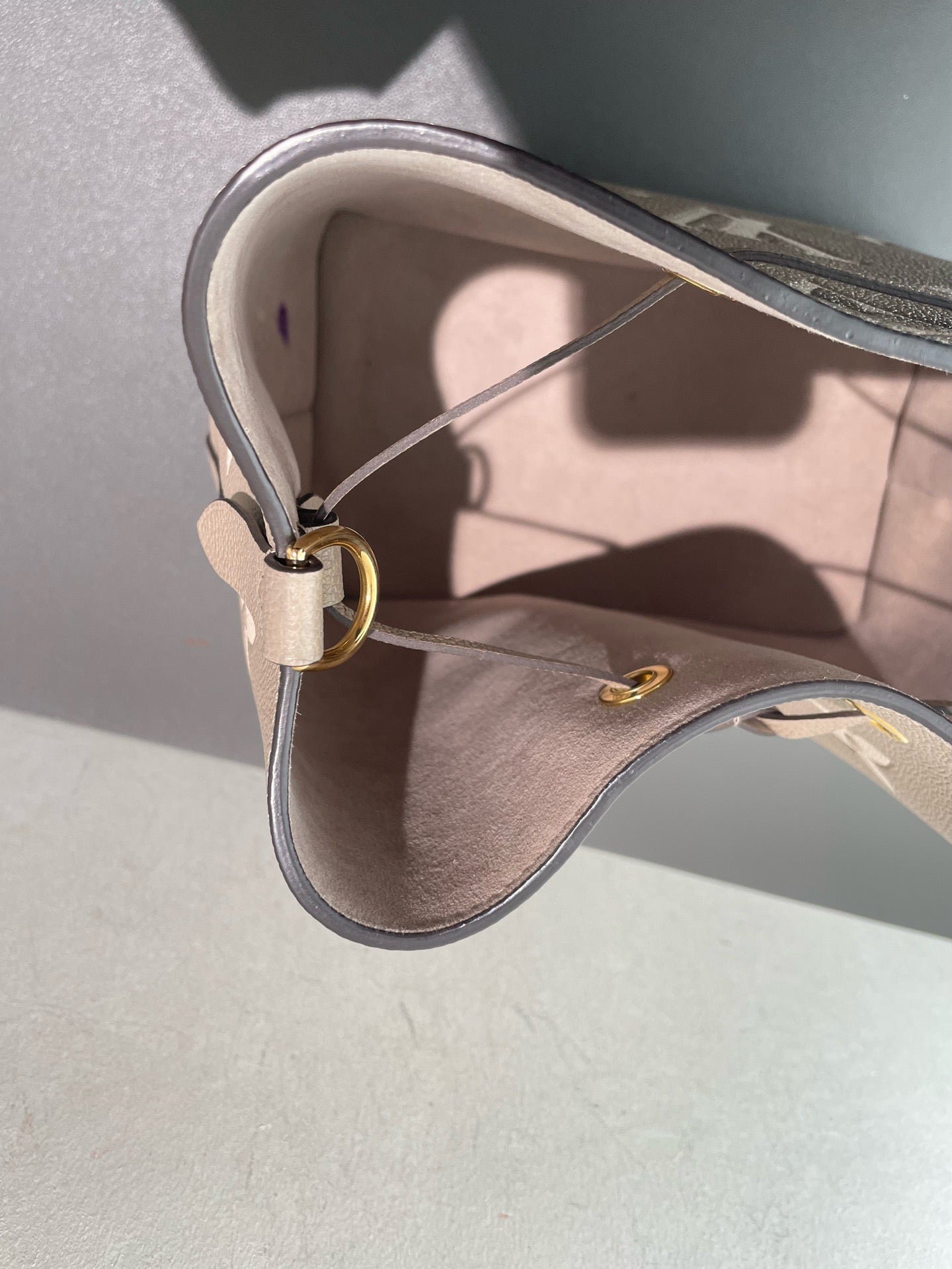Louis Vuitton - NéoNoé MM - Monogram Empreinte leather - Grey - (medium)