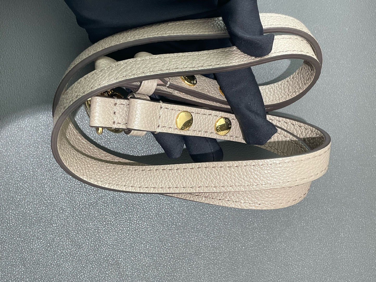 Louis Vuitton - NéoNoé MM - Monogram Empreinte leather - Grey - (medium)