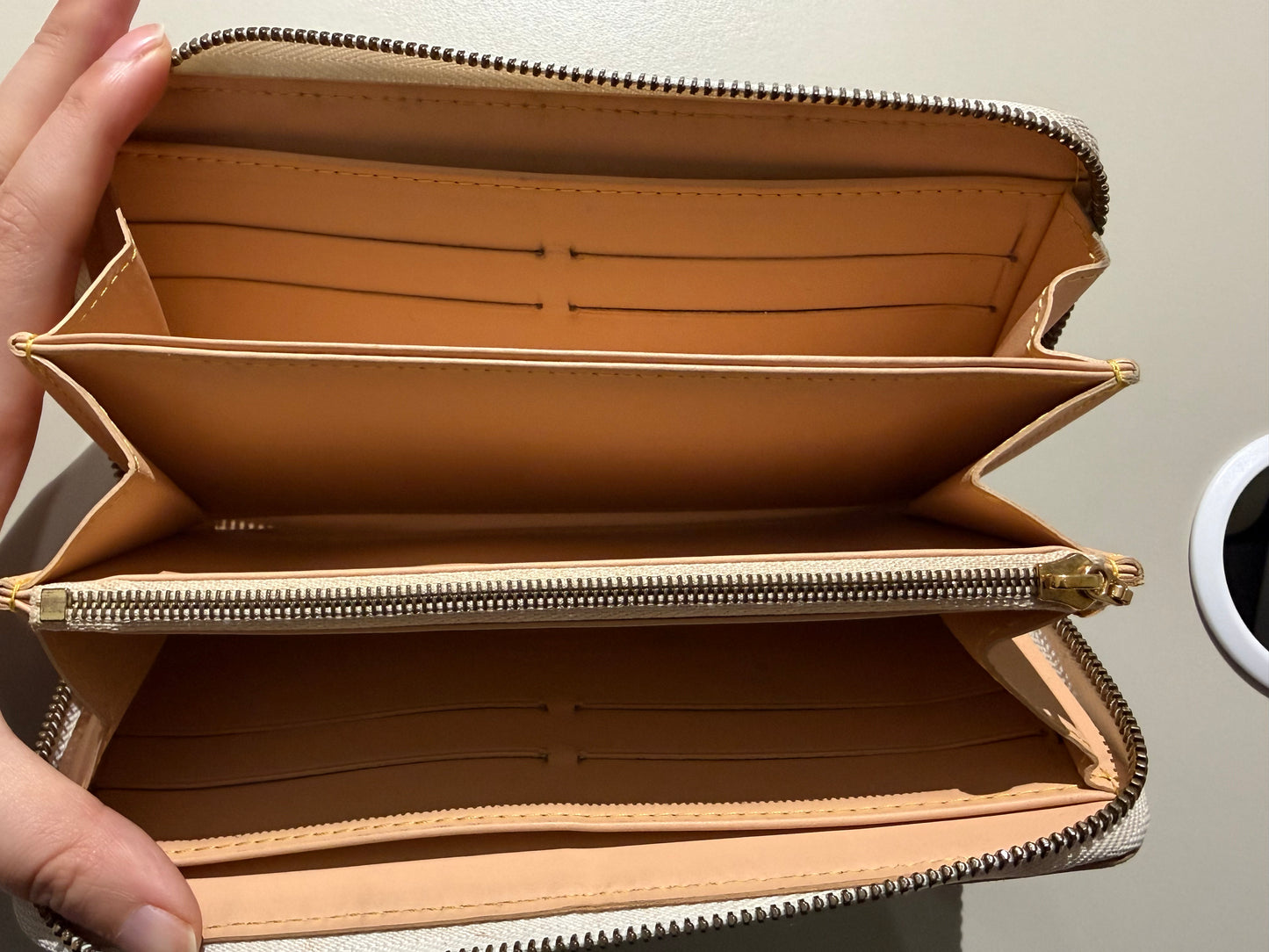 Louis Vuitton - Zippy Wallet - Monogram coated canvas with leather trim and interior - White with Multicolour Monogram print; Beige interior; Gold-tone hardware - (Medium)